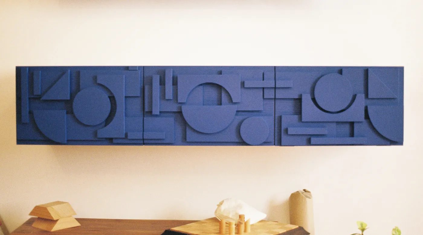 Blaues Wandboard – Gesamtansicht